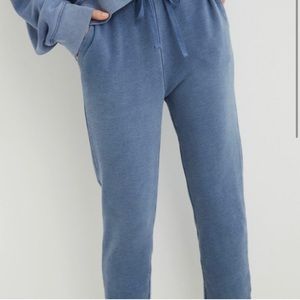 AERIE SANDY FLEECE CROPPED SWEATPANT
